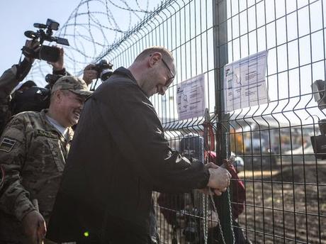 Con el dinero de los contribuyentes europeos: Ucrania comienza construcción de muros en la frontera con Rusia