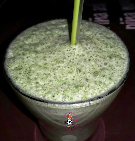 SMOOTHIES DE ESPINACAS, FRESAS Y KIWI