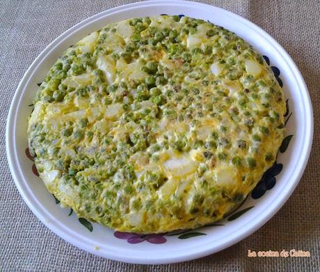 Tortilla de patatas con guisantes