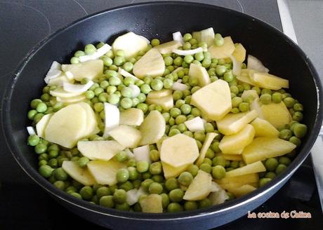 Tortilla de patatas con guisantes