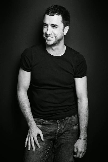 MIGUEL RAMIRO, un Grey Español dando la Nota:... Soy Un Crack!