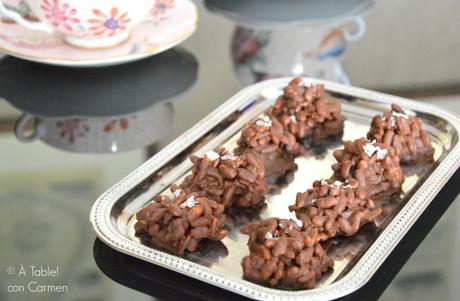 Rocas de Chocolate y Arroz Inflado con Escamas de Sal