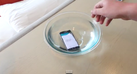 El Samsung Galaxy S6 Edge es aprueba de agua  (Video)