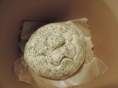 Pan integral con bebida de soja, ajo y orégano en olla programable.