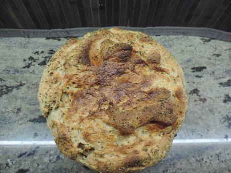 Pan integral con bebida de soja, ajo y orégano en olla programable.