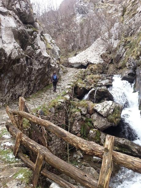 Ruta de las Foces del Río Pino