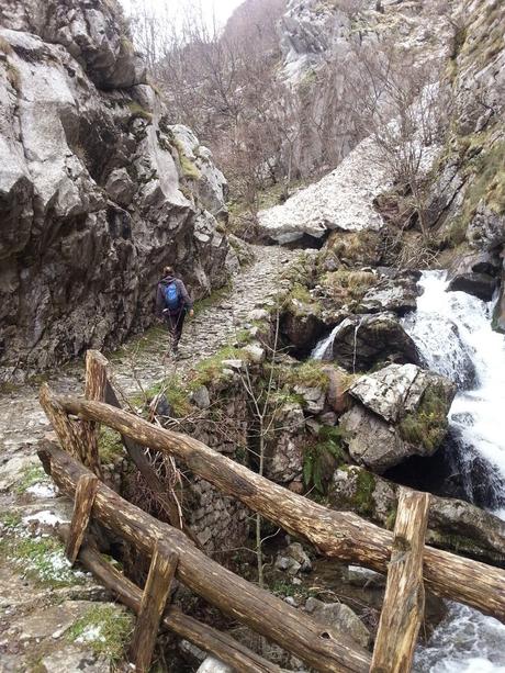 Ruta de las Foces del Río Pino