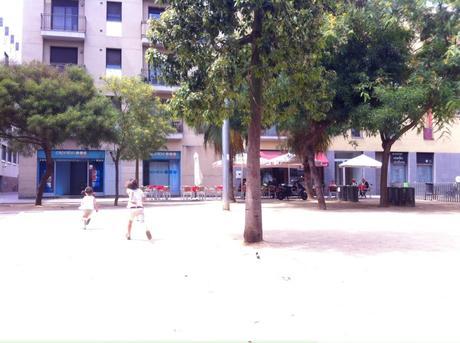 Bar La Monroe, terraza y parque en el Raval Bar de la filmoteca