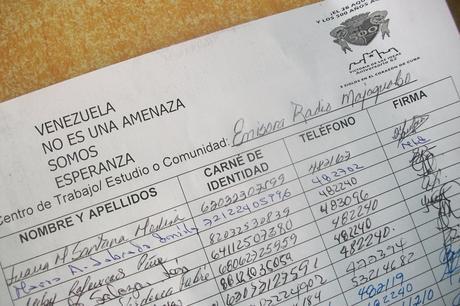 Trabajadores cubanos son convocados a firmar la petición de Maduro contra Obama 11035973_720818554693948_1333429820815668990_o