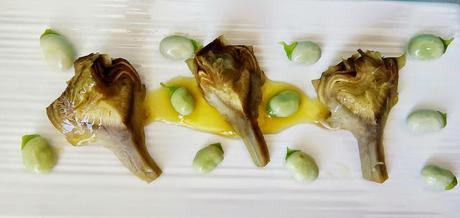 Alcachofas y habas rehogadas