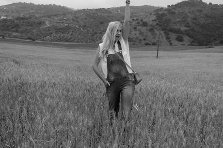 BLOGGERS AWARD BLOGGERS AWARD