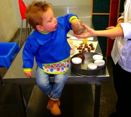 Plan perfecto de domingo primaveral. Actividad y visita al museo del chocolate + mercadillo + tapeo al sol