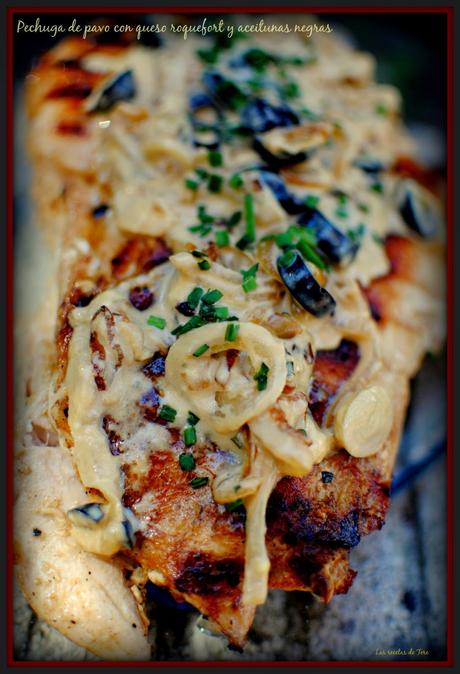 pechuga de pavo con queso roquefort y aceitunas negras tererecetas 02
