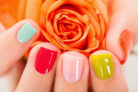 Cómo hacer que el esmalte dure más tiempo en las uñas