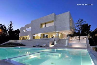 Residencia moderna estilo Contemporáneo en España