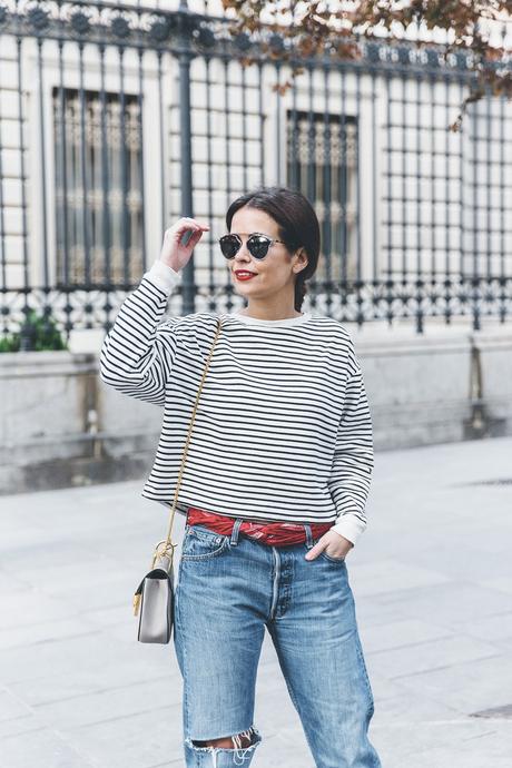 Bandana_Belt-Striped_Sweatshirt-Levis_Vintage-Red_Sandals-Outfit-Chloe_Drew_Bag-Street_Style-Collage_Vintage-6