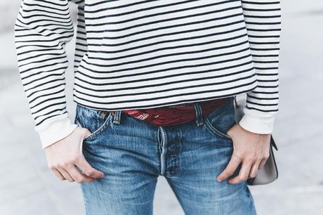 Bandana_Belt-Striped_Sweatshirt-Levis_Vintage-Red_Sandals-Outfit-Chloe_Drew_Bag-Street_Style-Collage_Vintage-48