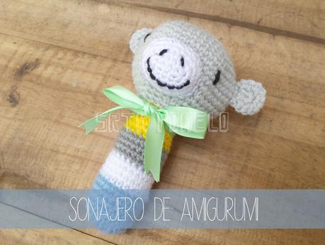 Sonajero de amigurumi.