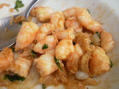 BOLAS DE ARROZ RELLENAS DE LANGOSTINOS CON JENGIBRE Y CILANTRO AL VAPOR