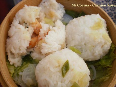 BOLAS DE ARROZ RELLENAS DE LANGOSTINOS CON JENGIBRE Y CILANTRO AL VAPOR