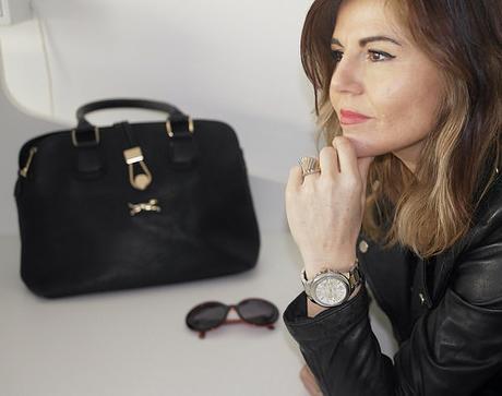 Total Black: cazadora de cuero, falda pencil...