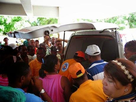 Fallece joven mujer autobús chocó en Neiba.