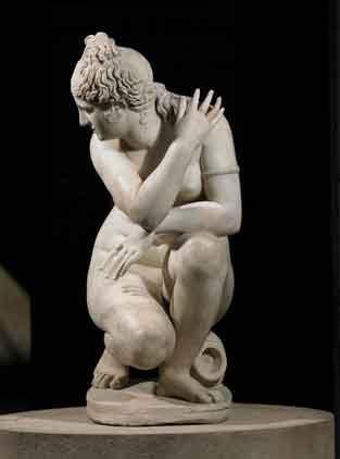 Copia romana de la escultura conocida como 'Afrodita en el baño'.