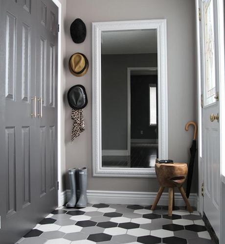 ANTES/DESPUÉS: UN RECIBIDOR CON SUELO DE MOSAICO