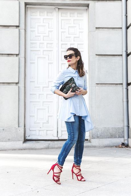 Ruffle_Shirt-Topshop_Skinny_JEans-BEaded_Clucth-Red_Sandals-Karen_Walker_Sunnies-Outfit-Street_Style-4