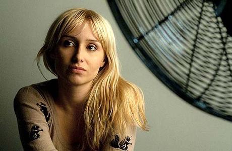 Ha sido liberado el nuevo clip de Zahara para su canción ‘Crash’, ¡míralo a continuación!