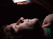 Riesgos dormir celular encendido