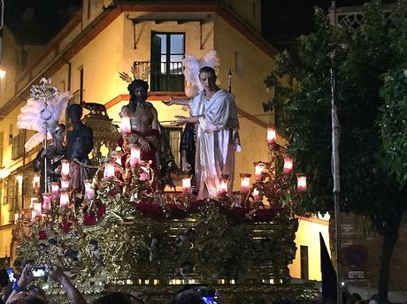 La Sagrada Presentación de Jesús al pueblo.