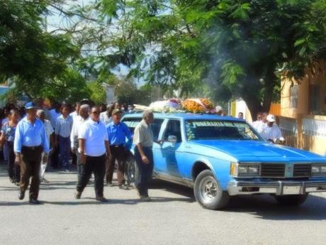 Cura atribuye a imprudencia chofer muerte joven en Neiba.