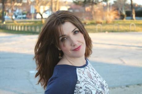 #LOOK. White Sneakers & Floral Print