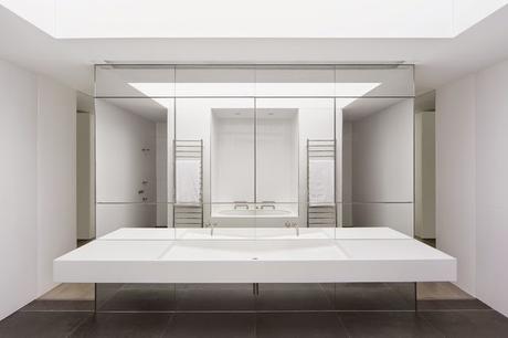 Luminosidad, amplitud y austeridad en el diseño interior de esta vivienda