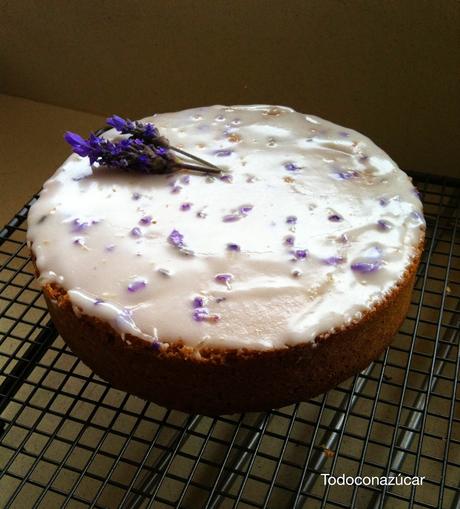BIZCOCHO CON LAVANDA