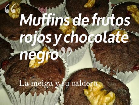 Muffins de frutos rojos y chocolate negro