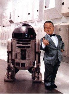 Los robots a través del cine (III) – R2-D2 Keny Baker y R2-D2