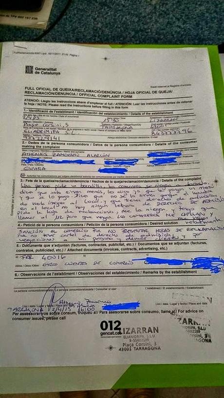 Un restaurante niega a un indigente un bocadillo pagado por unos clientes.