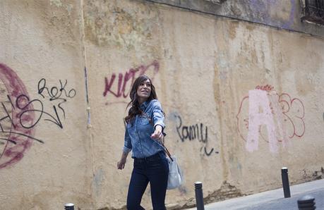 street style barbara crespo hakei white bag denim on denim fashion blogger outfit blog de moda