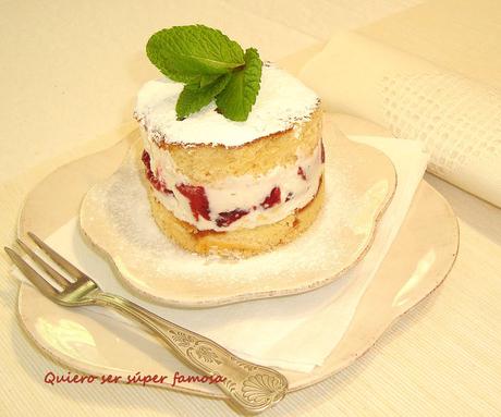 Pastel de fresas y nata (mini)