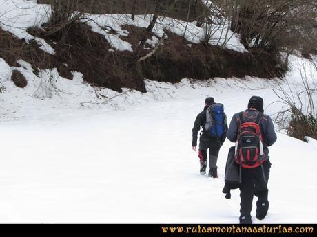 Ruta Orilles-Cueto Ventoso: Atravesando nieve