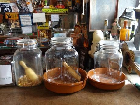 BAR PASTÍS,EL VOLEN TANCAR, L'AJUNTAMENT POT RESCATAR, COM FA AMB ALTRES LOCALS, CASES ETC ... A LA BARCELONA D 'ABANS, D' AVUI I DE SEMPRE...8-04-2015...!!! BAR PASTÍS,EL VOLEN TANCAR, L'AJUNTAMENT POT RESCATAR, COM FA AMB ALTRES LOCALS, CASES ETC ... A LA BARCELONA D 'ABANS, D' AVUI I DE SEMPRE...8-04-2015...!!!