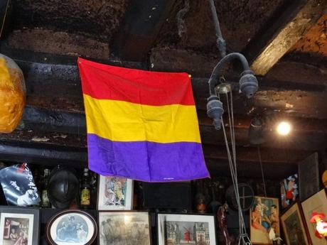 BAR PASTÍS,EL VOLEN TANCAR, L'AJUNTAMENT POT RESCATAR, COM FA AMB ALTRES LOCALS, CASES ETC ... A LA BARCELONA D 'ABANS, D' AVUI I DE SEMPRE...8-04-2015...!!! BAR PASTÍS,EL VOLEN TANCAR, L'AJUNTAMENT POT RESCATAR, COM FA AMB ALTRES LOCALS, CASES ETC ... A LA BARCELONA D 'ABANS, D' AVUI I DE SEMPRE...8-04-2015...!!!