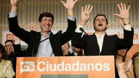 El PSOE golpea primero