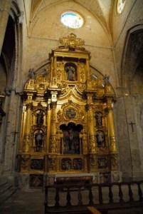 interior-iglesia-de-san-hipolito-el-real_12816