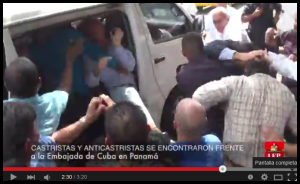 turbas castristas atacan a opositores en Panamá