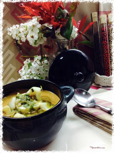 Sopa de pescado con aros de calamar