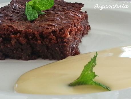 BROWNIE DE AVELLANAS SIN HARINA