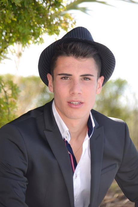 Mario Cañadas, Joven promesa del fútbol y modelo.